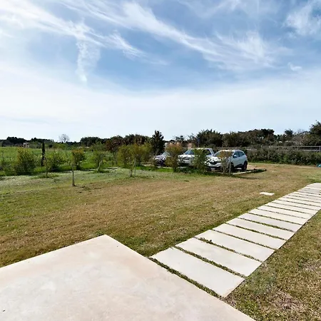 Agrihouse Fronte Mare Torre Dell'orso Gasthuis *